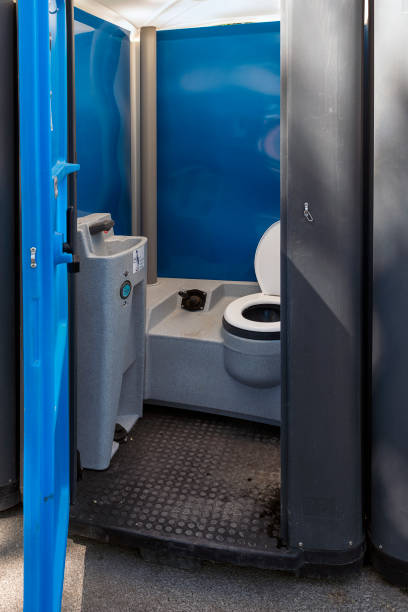 Best Porta potty delivery and setup  in Visalia, CA
