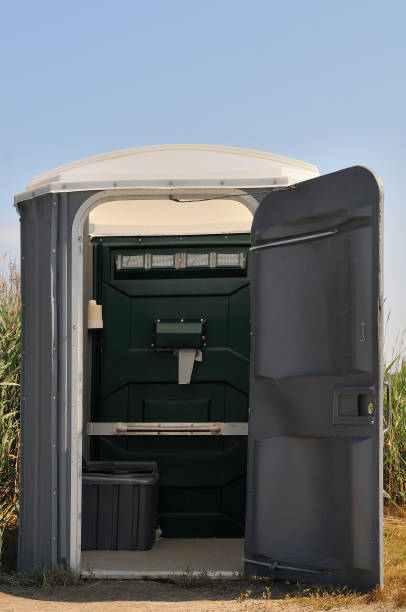 Best Affordable portable toilet rental  in Visalia, CA